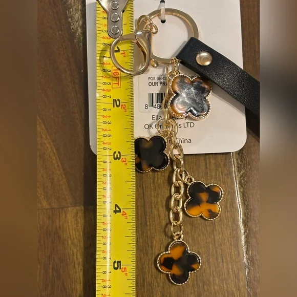 Quatrefoil Leopard Printed Keychain And Just Ximena Brushes - Picture 10 of 17